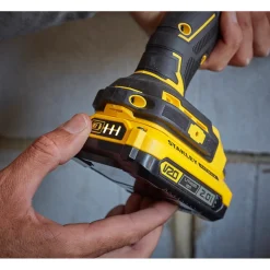 Wiertarko-wkrętarka udarowa Stanley FatMax V20 SFMCD721M2K 2x4,0Ah