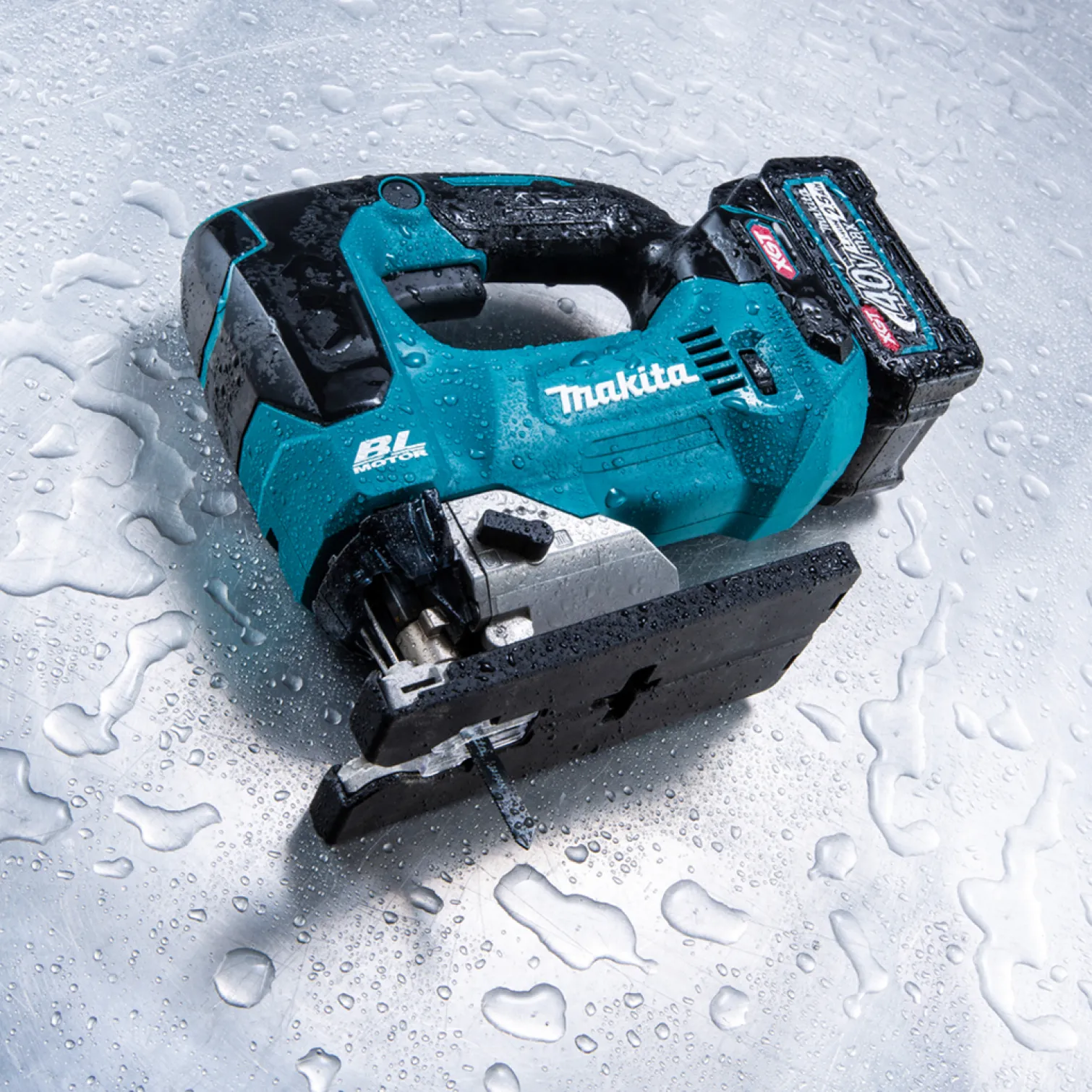 Wyrzynarka Makita XGT JV002GD201 2x2,5Ah MAKPAC 3