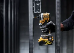 Zakrętarka udarowa DeWalt DCF850NT