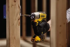 Zakrętarka udarowa DeWalt DCF801D2