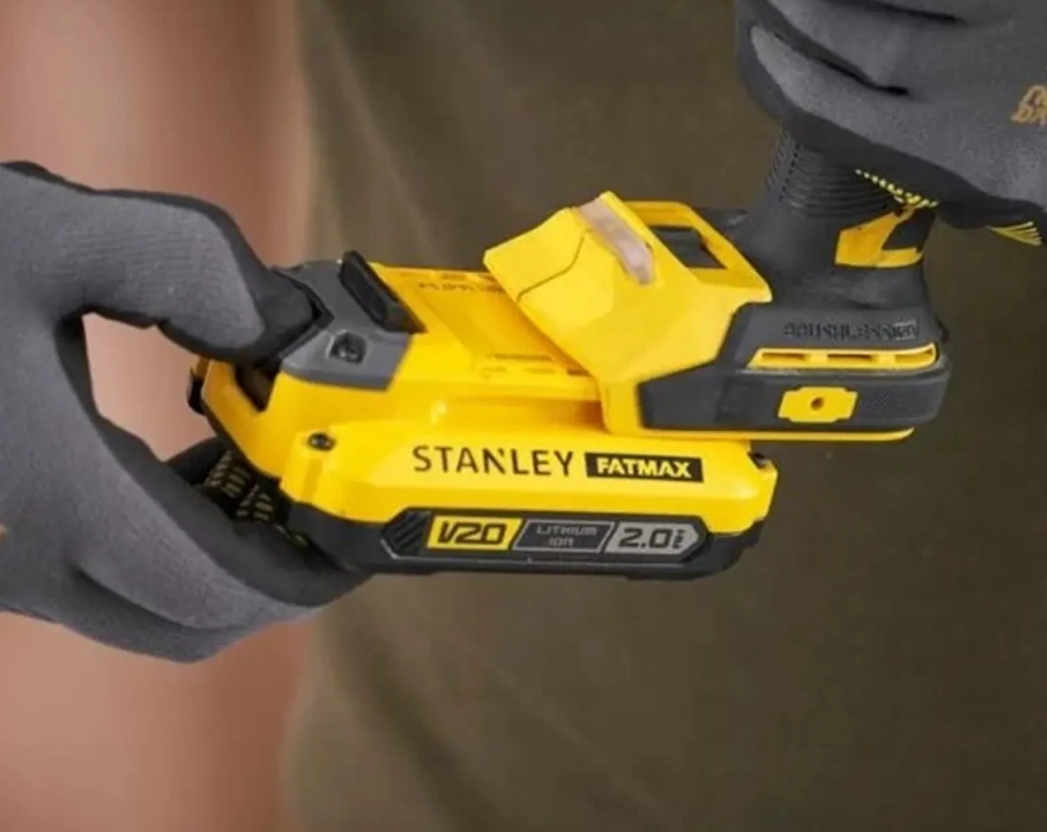 Zakrętarka udarowa Stanley SFMCF830D2K