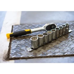 Zestaw grzechotka 1/4" i akcesoria 11 szt. 72T Stanley STMT82666-0