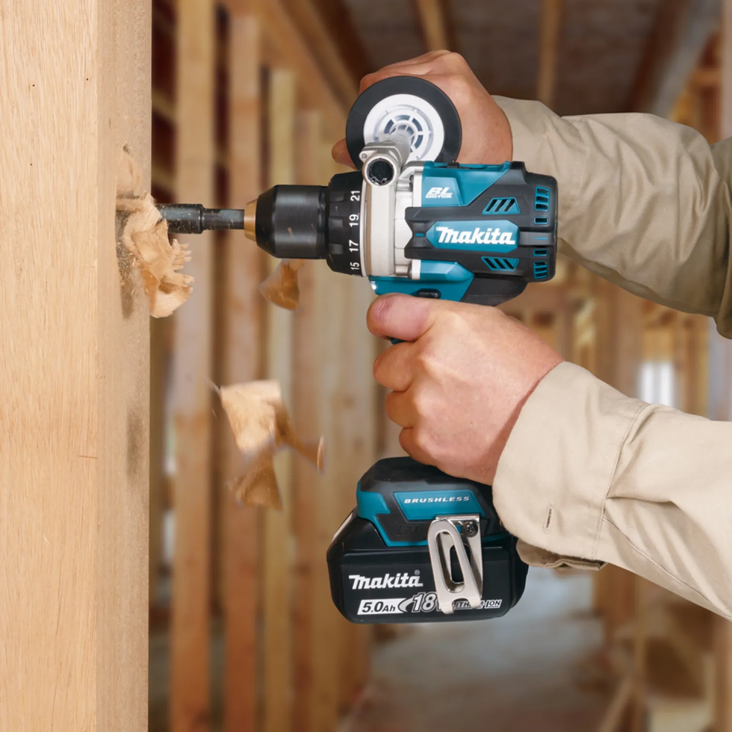 Zestaw narzędzi akumulatorowych 18V Makita DLX2545TJ 2x5.0Ah