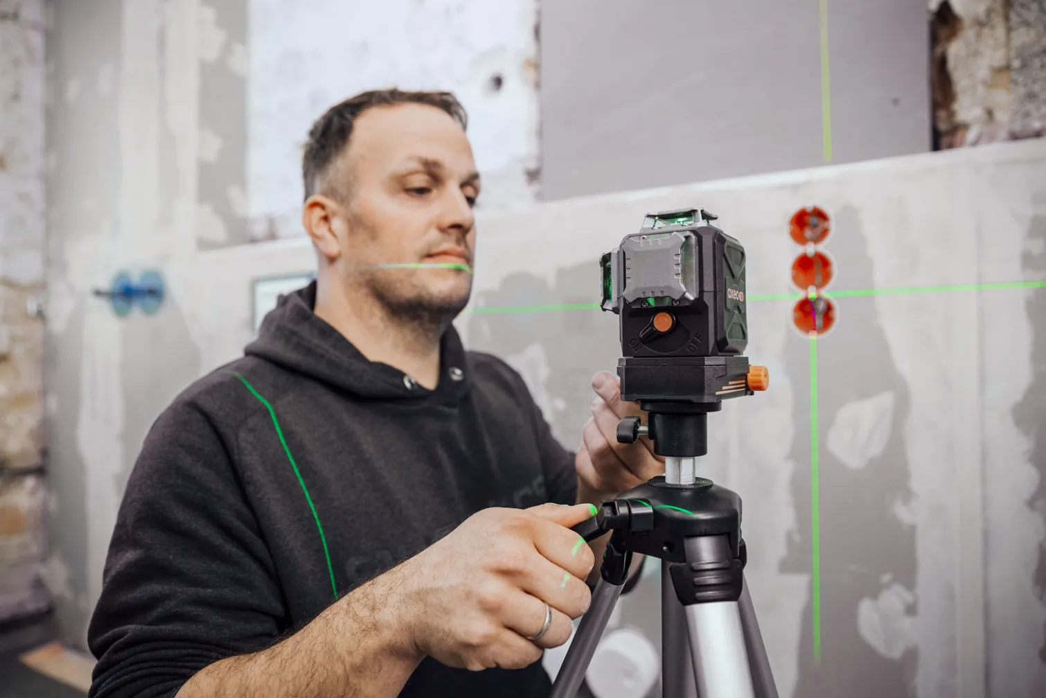 Zielony laser krzyżowy płaszczyznowy 3x360° Geo-Fennel AXEO 3D