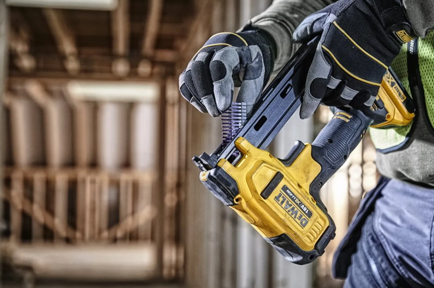 Zszywacz dla elektryków DeWalt DCN701D2
